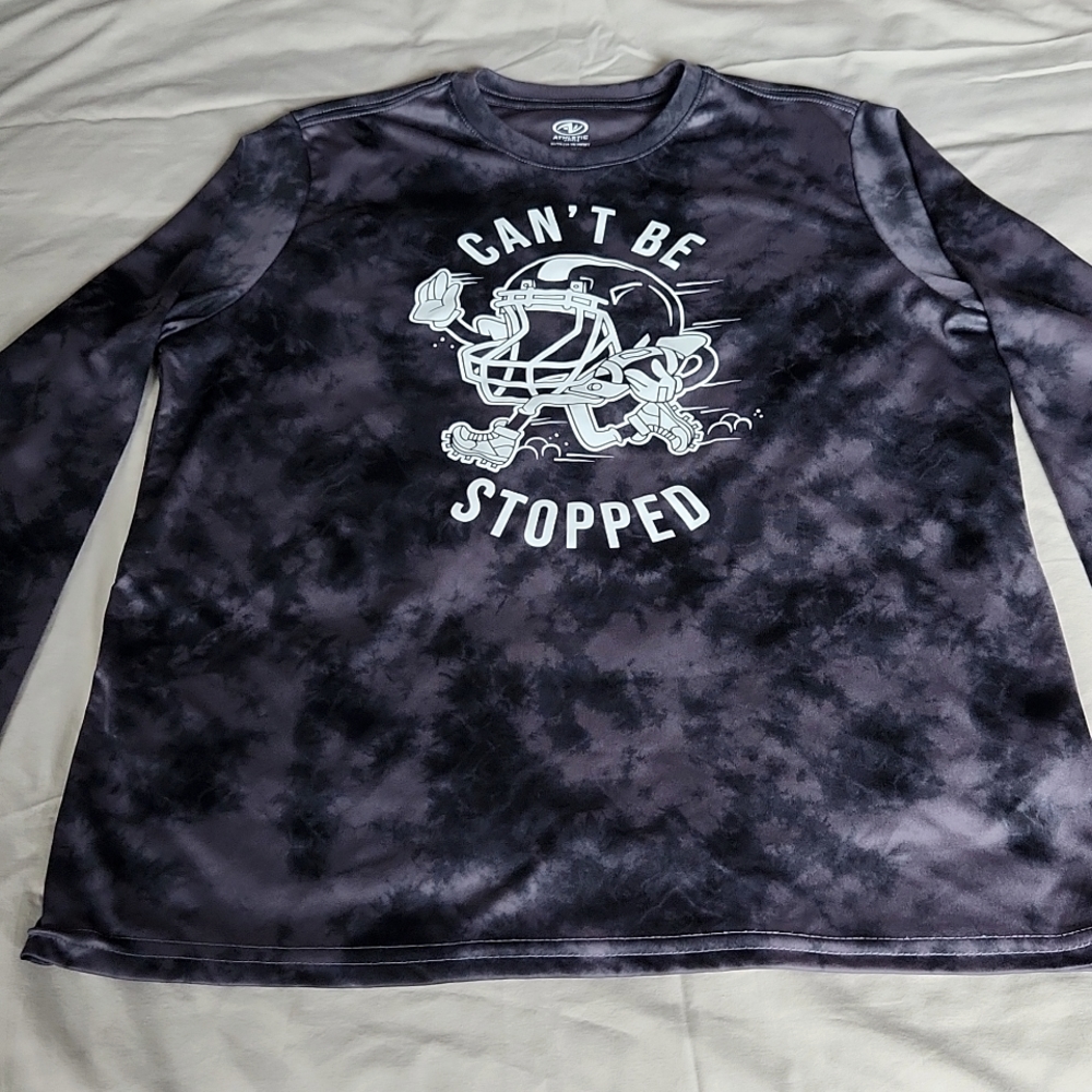 Boys long sleeve shirt.
